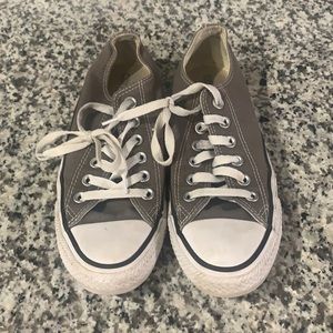 Converse size 7 women’s gray